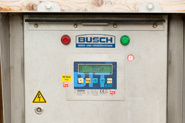 Automat mit Gewichtsanzeige